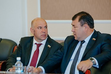 O подготовке к парламентской сессии – на совете ЗС